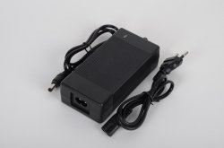 Nabíječka  k elektrické koloběžce City Boss GX2 (24V/1,5A) 